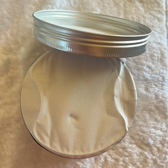 L'OCCITANE EN PROVENCE
Shea Butter Ultra Rich Body Cream
NWT (Seal still Intact) - Picture 2 of 6